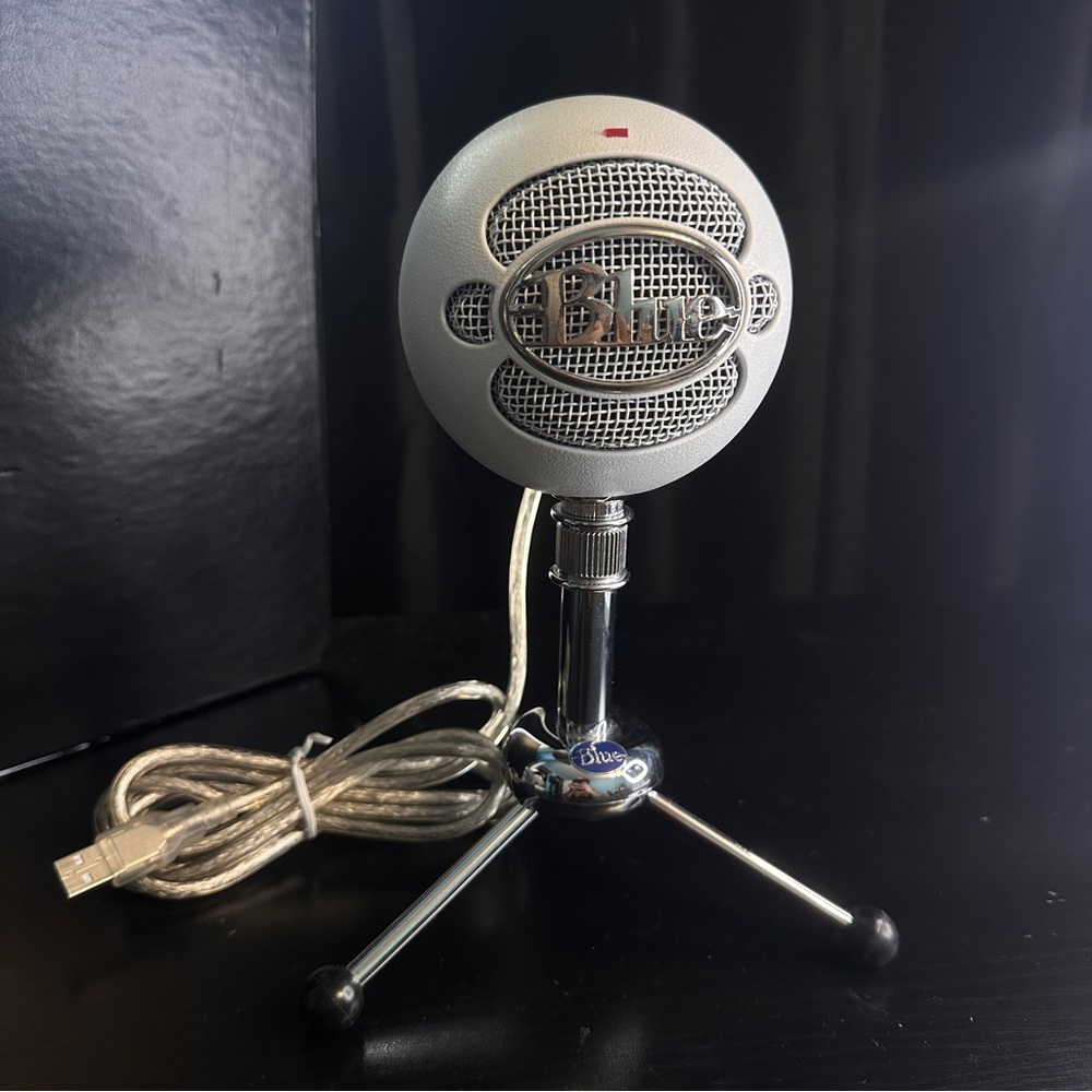 BLUE Studio Quality USB Microphone Snowball